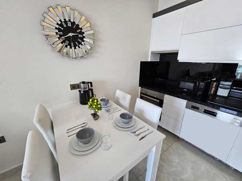 Apartment with big terrace in Oba
