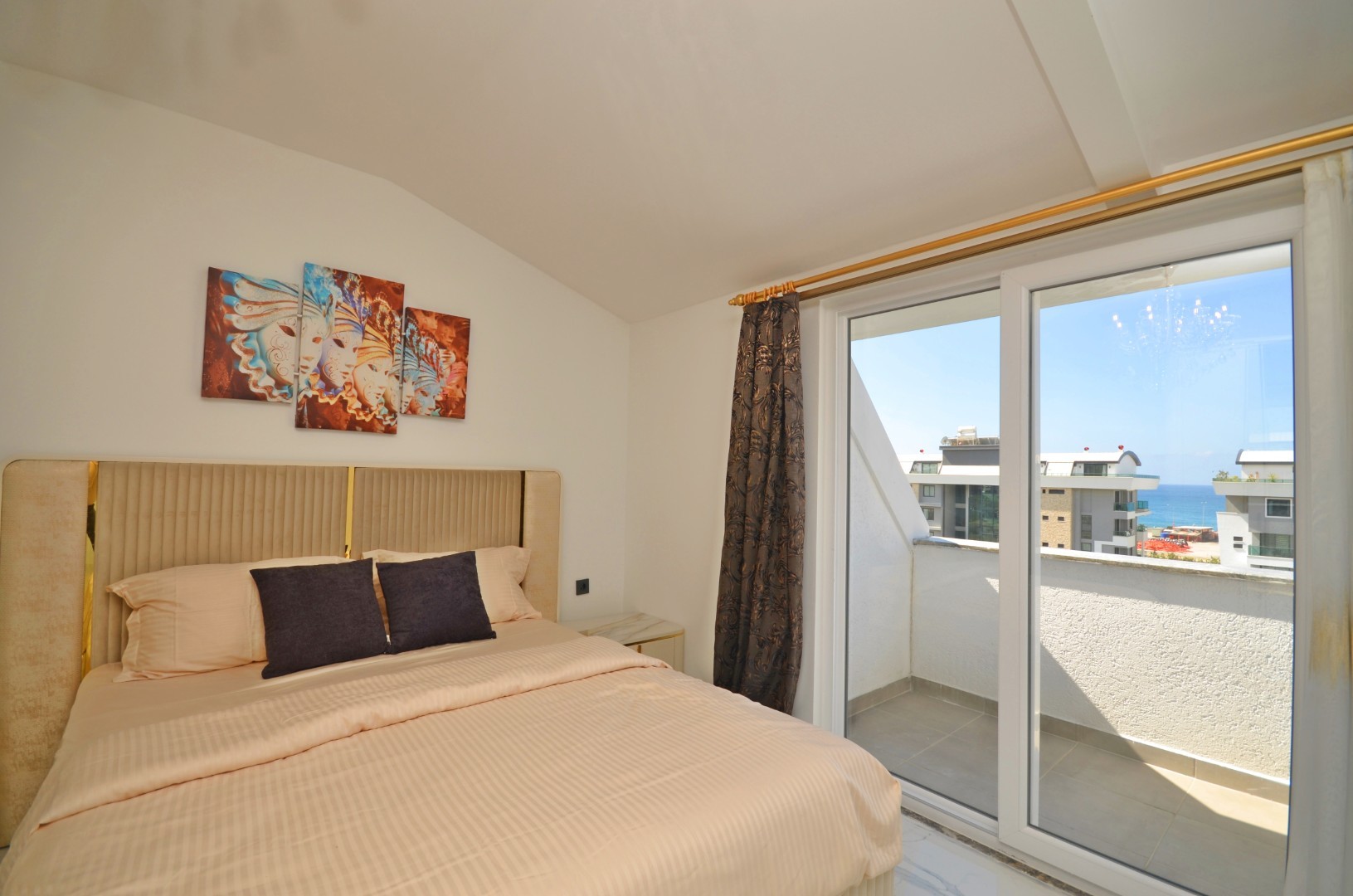 آپارتمان دوبلکس لوکس ۳+۱ کاملاً مجهز در مجتمع مسکونی بست لایف ۲ در کارگیجاک | ۳۰۰ متر فاصله از دریا