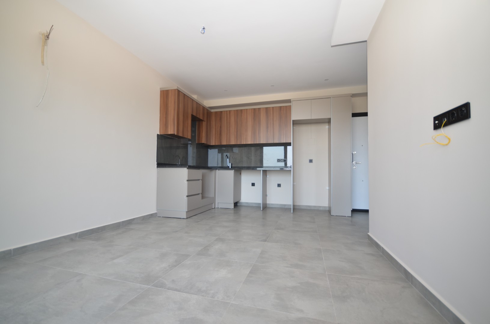 1+1 Wohnung mit Poolblick in Demirtaş Shine Residence | 850 m zum Meer
