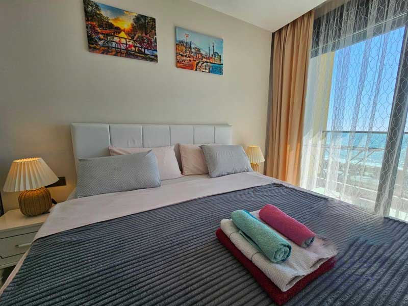 Apartment with big terrace in Oba