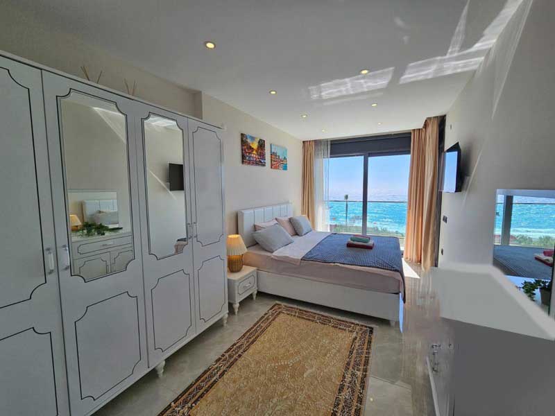 Apartment with big terrace in Oba